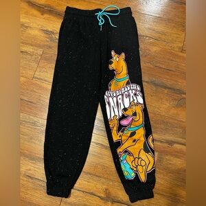 NWOT Scooby-Doo Women’s XS Capri Joggers, Black, Multicolor Splatter, Drawstring